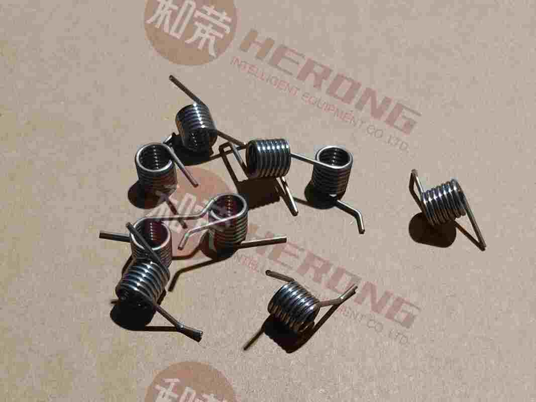 Yeni Yüksek Kaliteli Sol Burulma Yayı Hyosung CDU Kelepçe Arabası 1.4+0D10.5*11.2L*7N ATM Yedek Parçalar